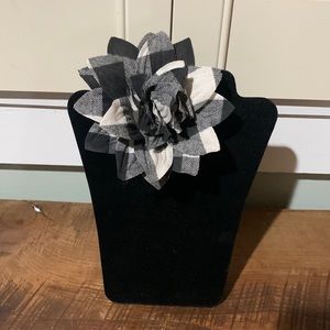 Flower Plaid Brooch Pin